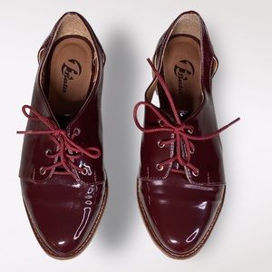 Bata Patent Leather Women’s Shoe Lace Up Loafers Gold Eye Wine Sz 36 Side Cutout